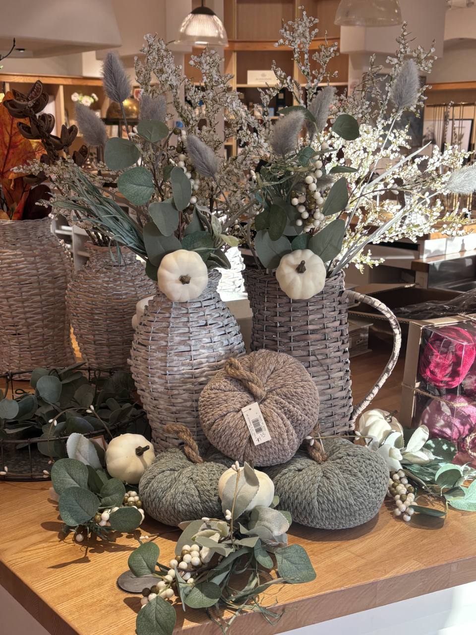 Neutral decorative gift collection